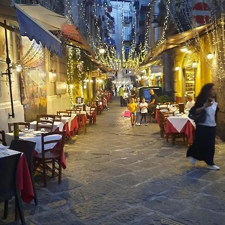 White Home Quartieri Spagnoli Napoli Exterior foto
