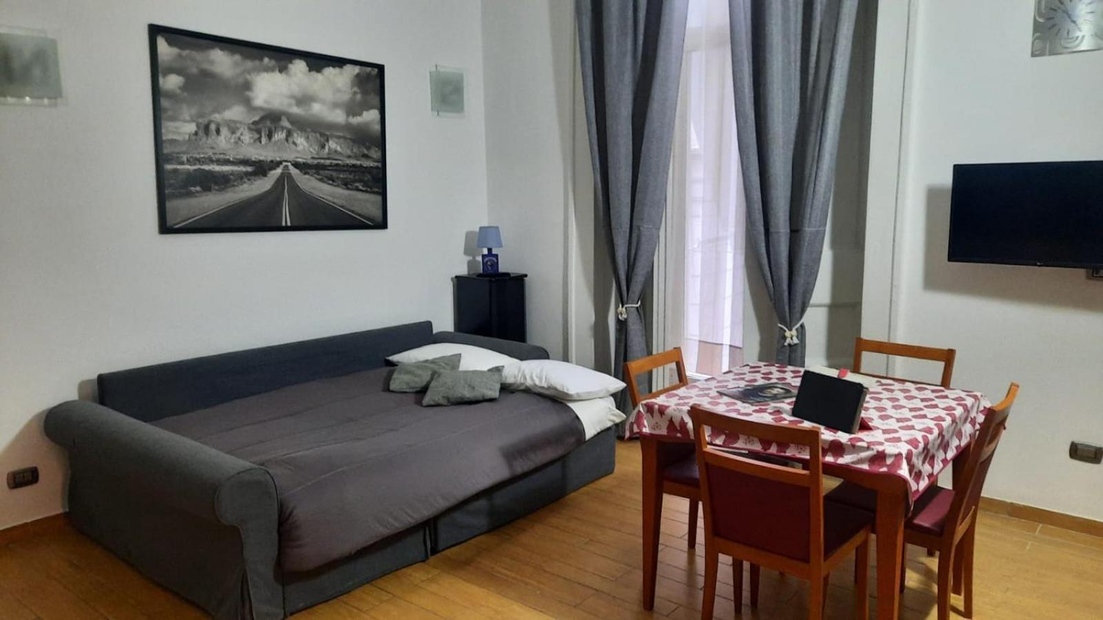 White Home Quartieri Spagnoli Napoli Exterior foto