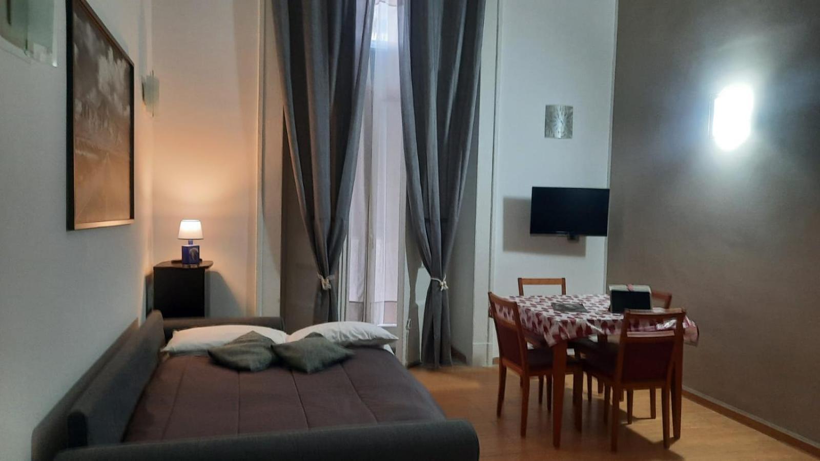 White Home Quartieri Spagnoli Napoli Exterior foto