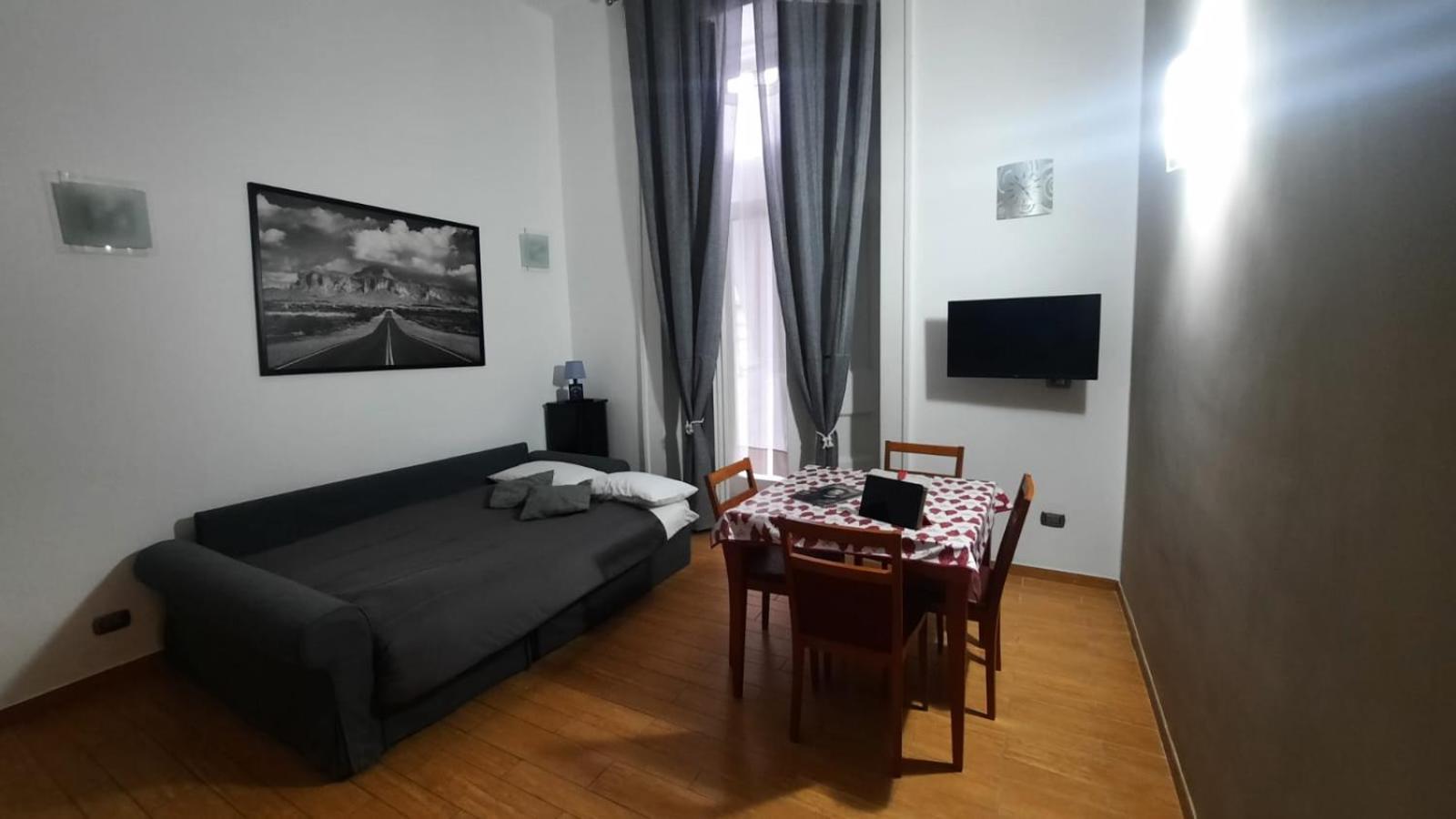 White Home Quartieri Spagnoli Napoli Exterior foto